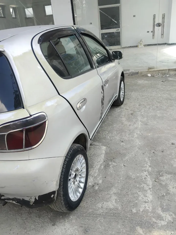 Toyota Vitz 2001 Automatic – photo 3