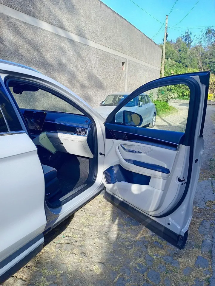 BYD Song Plus DM-I Hybrid SUV – photo 6