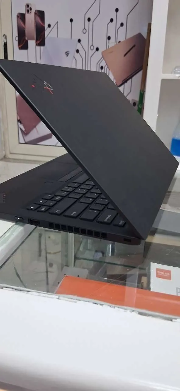 Lenovo X1 Carbon i7 Laptop – photo 3