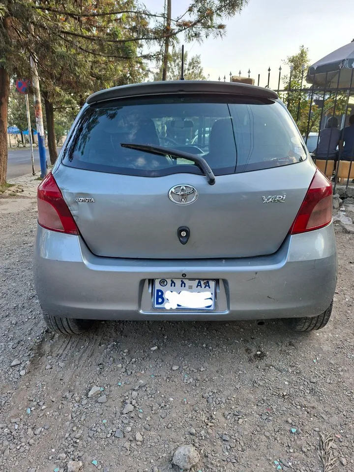 Toyota Yaris Compact 2007 Automatic – photo 3