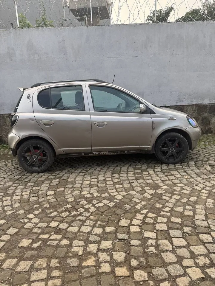 Toyota Vitz 2001 Automatic 1.0L – photo 5
