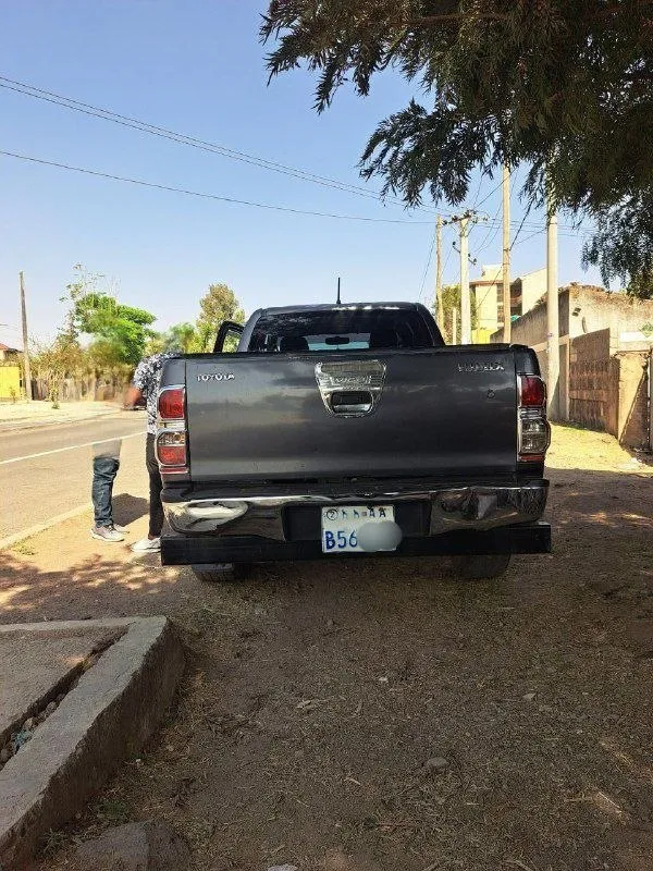 Toyota Hilux 2015 Manual – photo 3