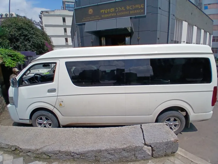 Golden Dragon EV Bus 2025 – photo 3