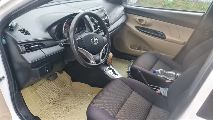 Toyota Yaris 2016 1.3L Automatic – photo 3