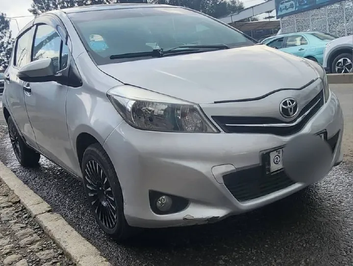 Toyota Yaris Compact 2013 Manual – photo 5