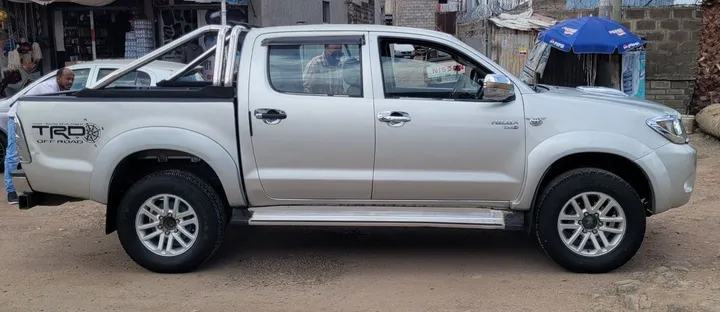 2007 Toyota Hilux Double Cabin Pickup – photo 3