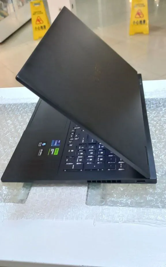 HP Omen i9 RTX 4060 Gaming Laptop – photo 3