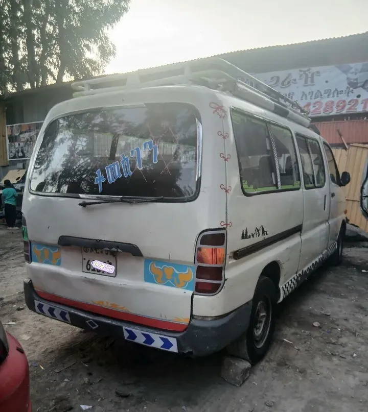Toyota D4D 2004 Manual 4WD – photo 3