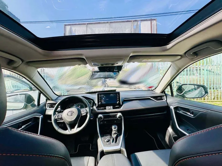 Toyota RAV4 Hybrid 2023 SUV – photo 3