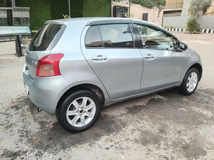 Toyota Yaris Compact 2007 – photo 3