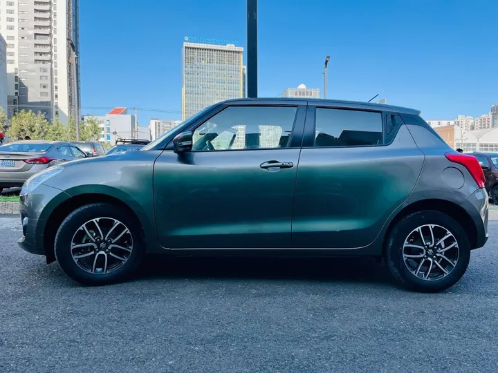 Suzuki Swift 2022 Automatic – photo 3