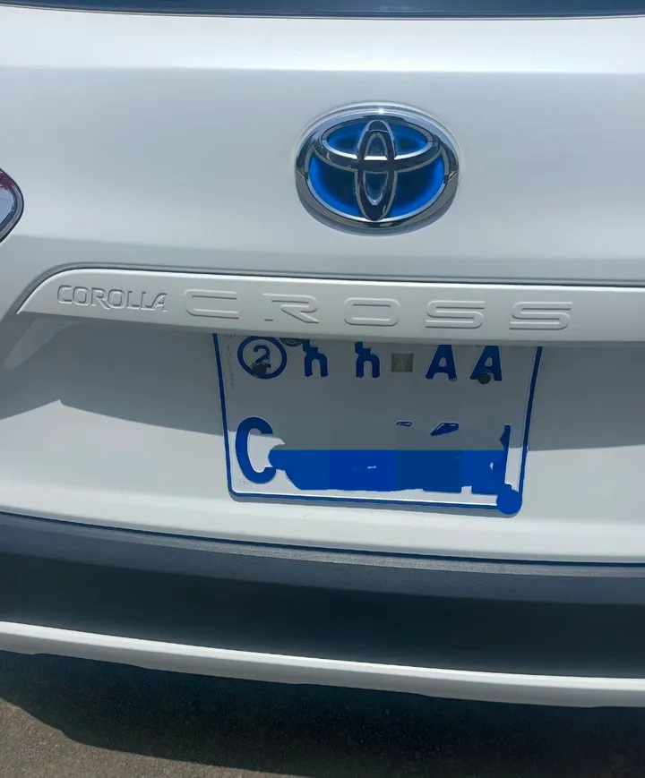 Toyota Corolla Cross Hybrid 2024 – photo 3