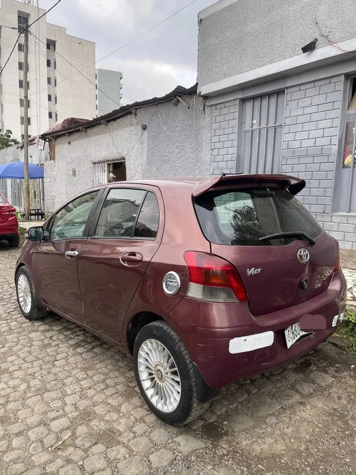 Toyota Yaris Compact 2010 – photo 5