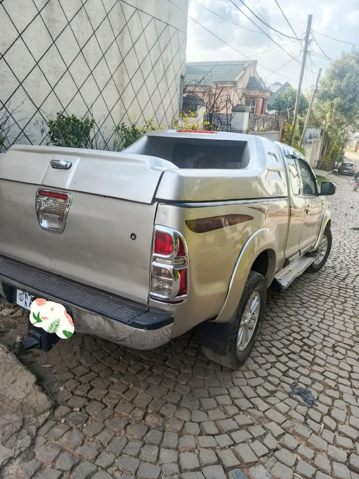 Toyota Hilux Pickup 2010 – photo 4