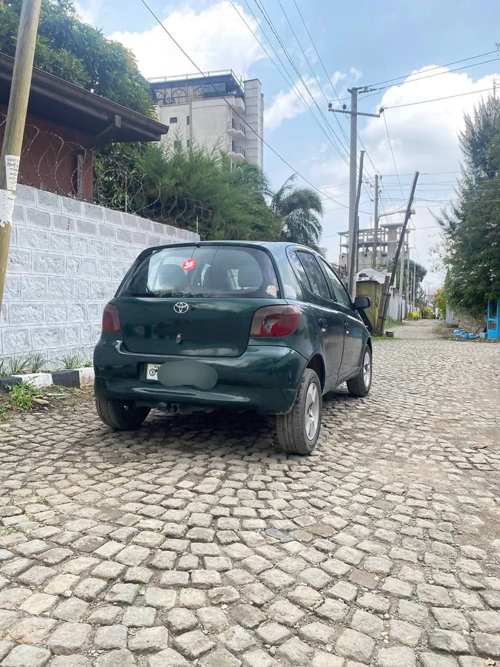 Toyota Vitz 2001 Automatic – photo 3