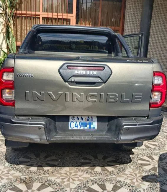 Toyota Hilux Invincible 2022 – photo 5