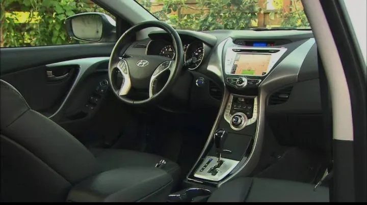 Hyundai Avante 2012 Automatic – photo 5