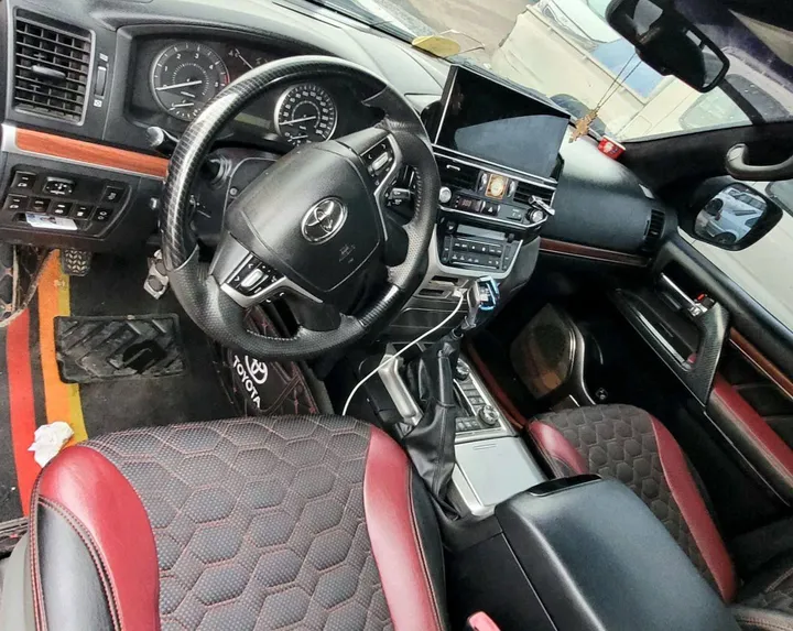 Toyota Land Cruiser V8 VXR 2011 – photo 3