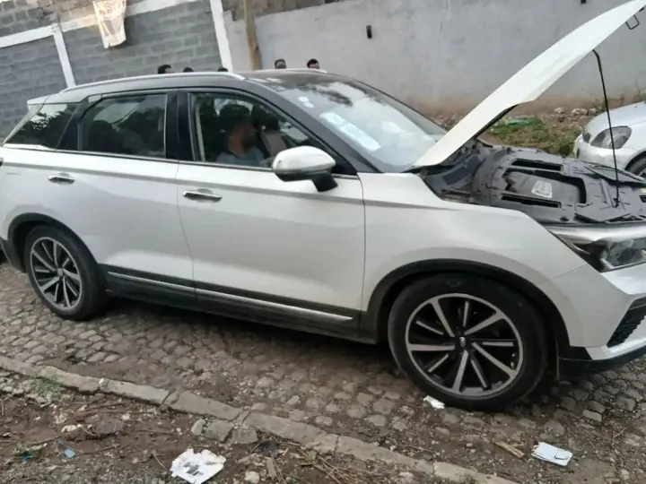 2021 T77 SUV – photo 5