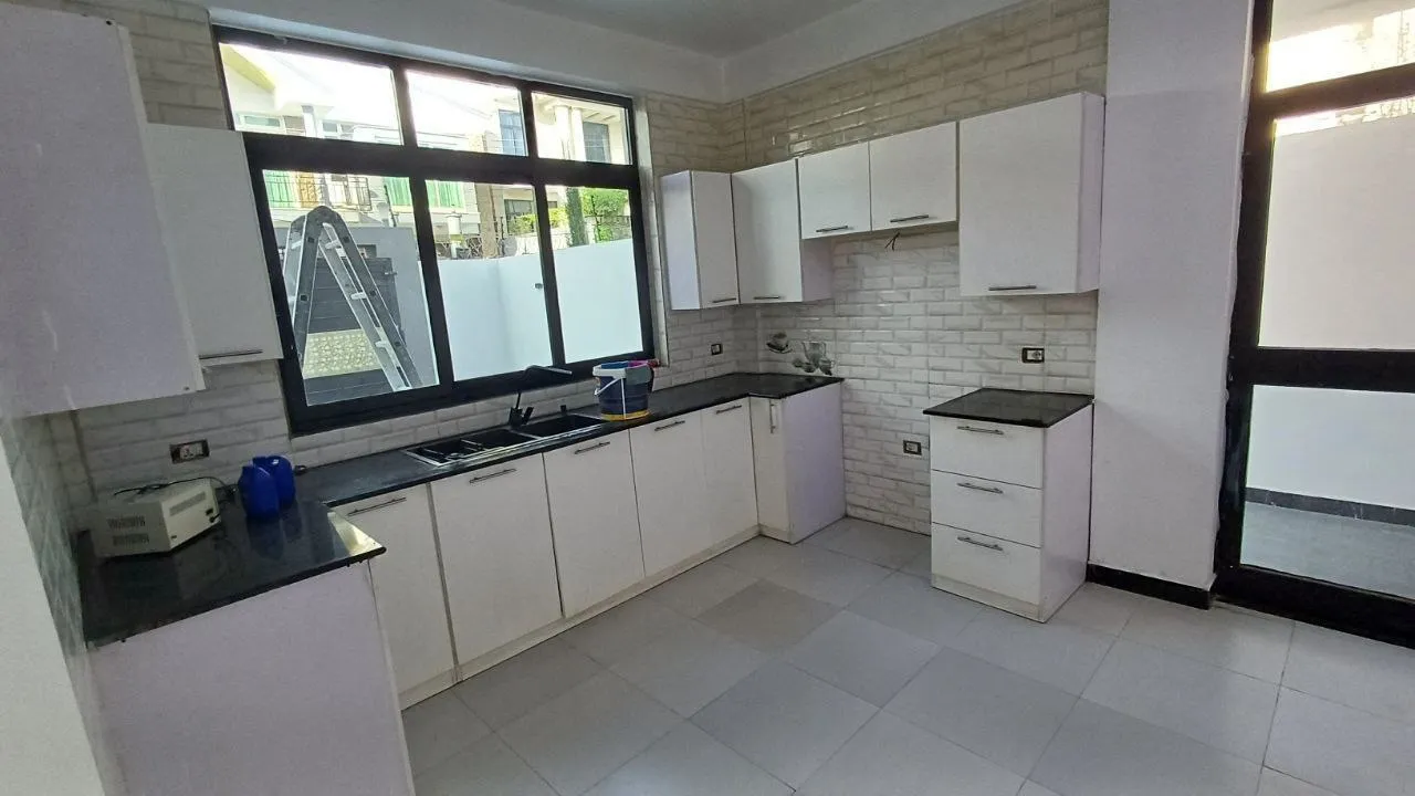 Modern G+3 House in CMC Compound – photo 3
