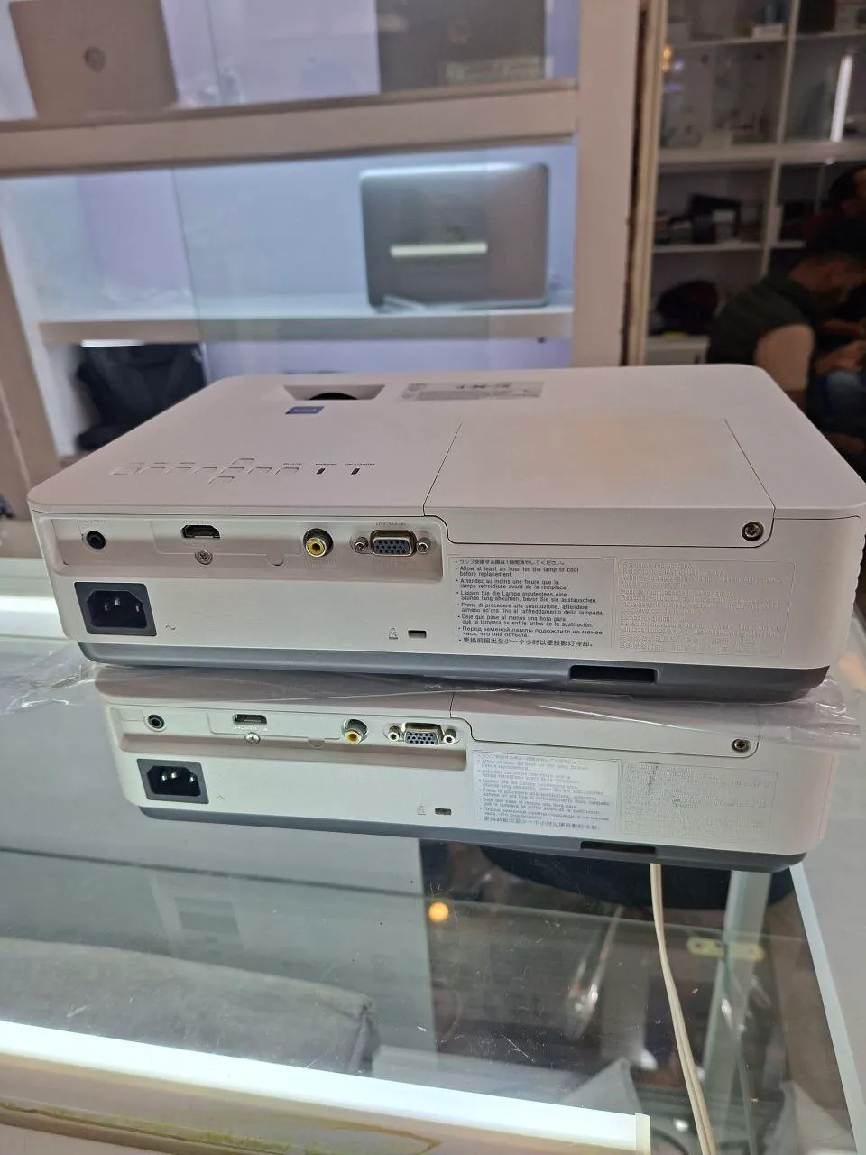 Sony VPL-DX221 Projector – photo 4