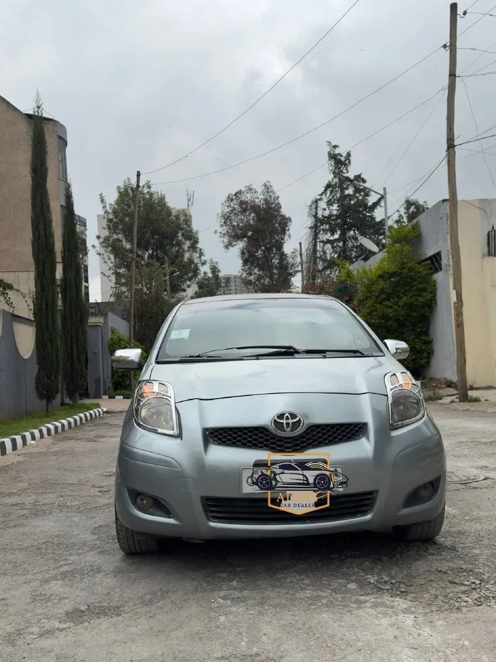 Toyota Yaris Compact 2010 – photo 10