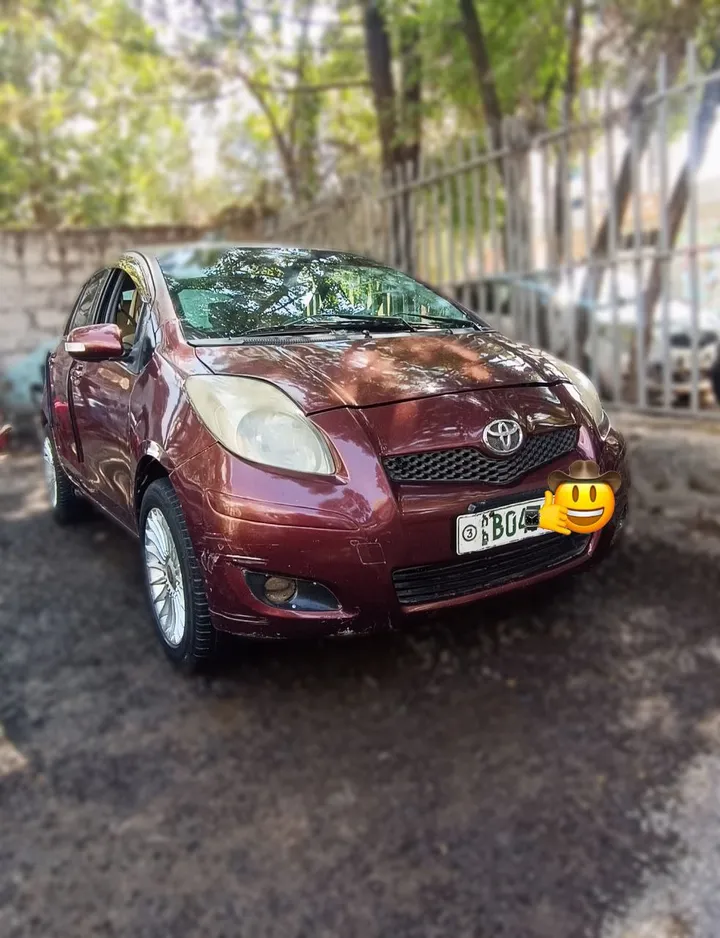 Toyota Yaris Compact 2010 – photo 6
