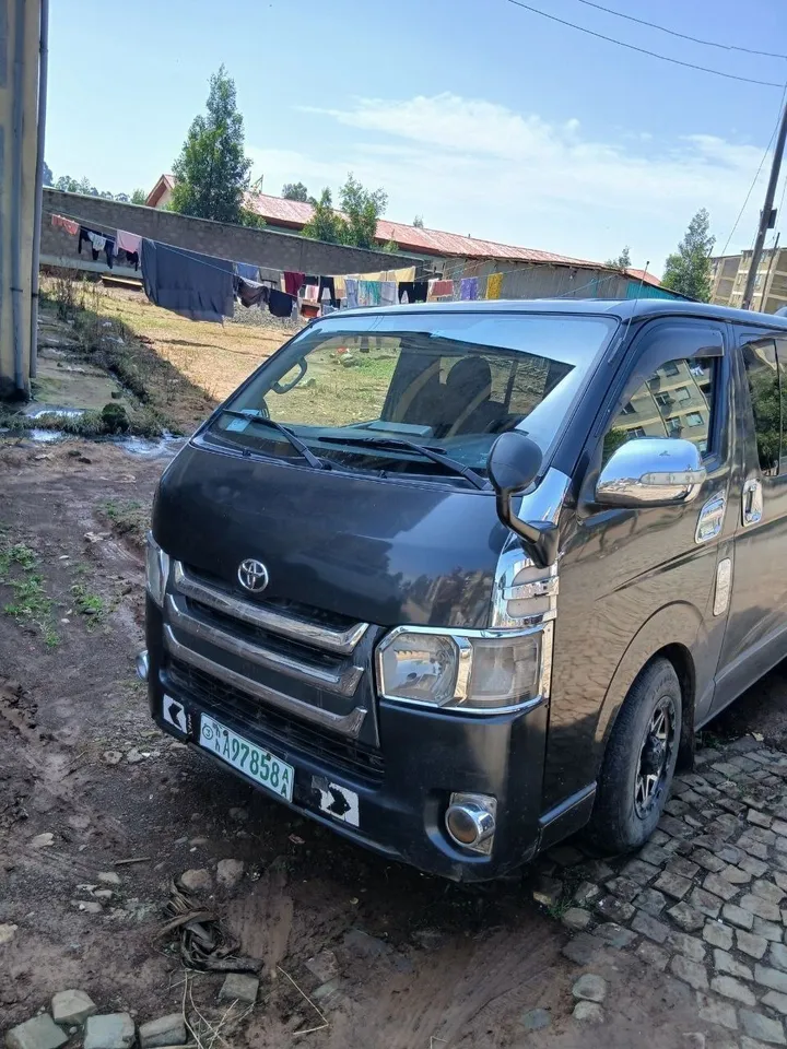 Toyota Hiace GL 2007 Automatic – photo 4
