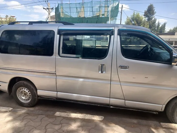 Toyota Hiace Dolphin 2009 Diesel – photo 9