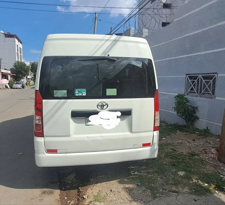 Toyota HiAce High Roof 2019 – photo 4