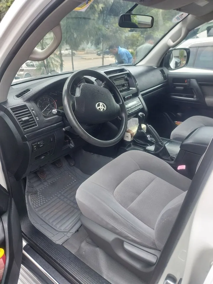 Toyota V8 Diesel 2011 – photo 5