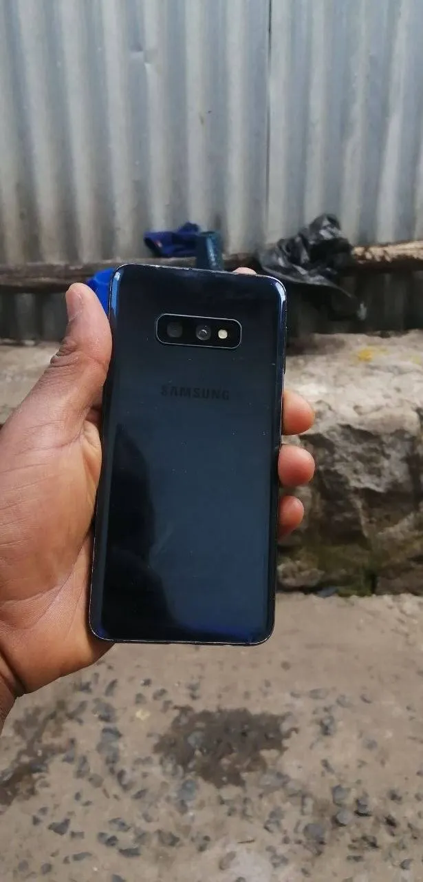 Samsung Galaxy S10e 128GB – photo 4