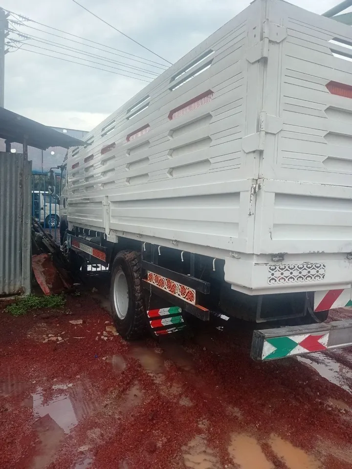 Sinotruk Cargo Truck 2025 – photo 4