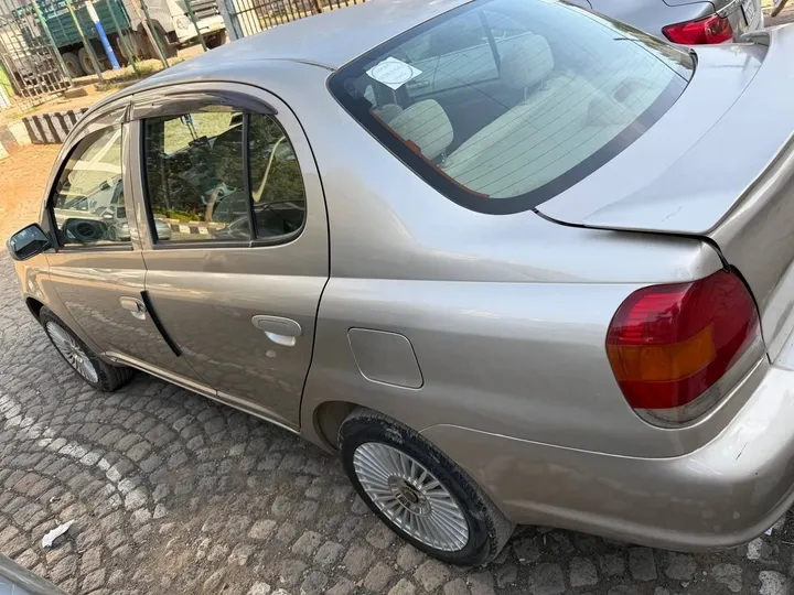 Toyota Platz 2005 Sedan – photo 6