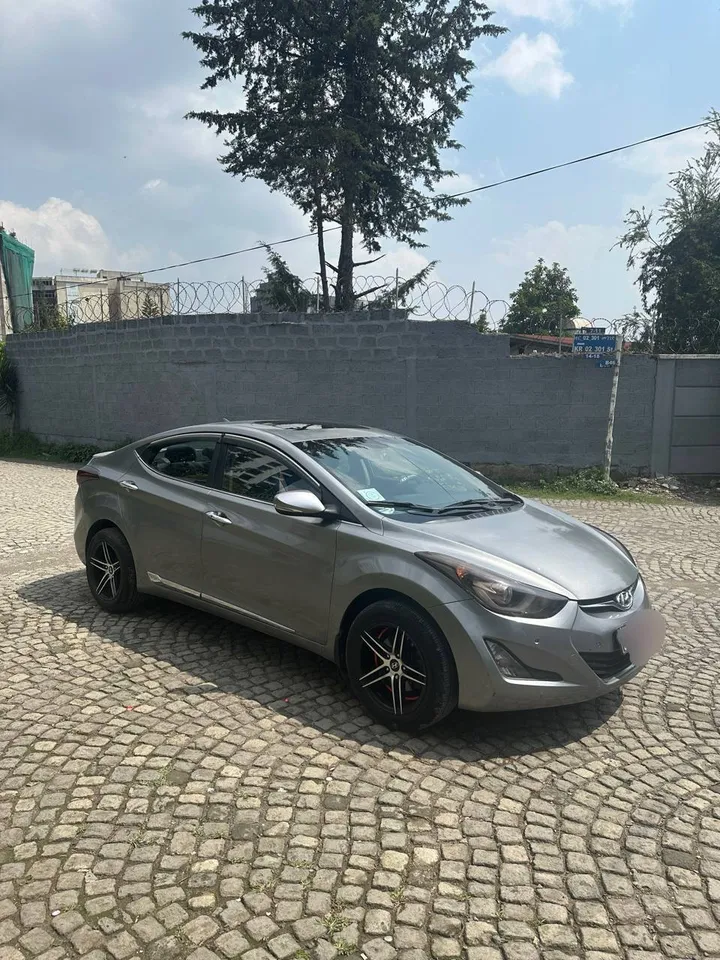 Hyundai Avante 2014 Automatic – photo 4