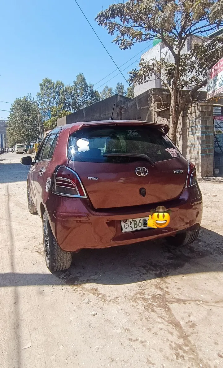 Toyota Yaris Compact 2010 Automatic – photo 5