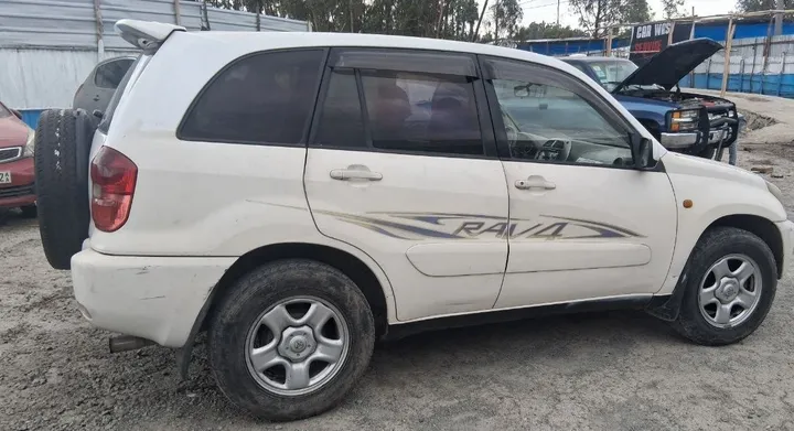 Toyota Rav4 2000 Automatic – photo 3