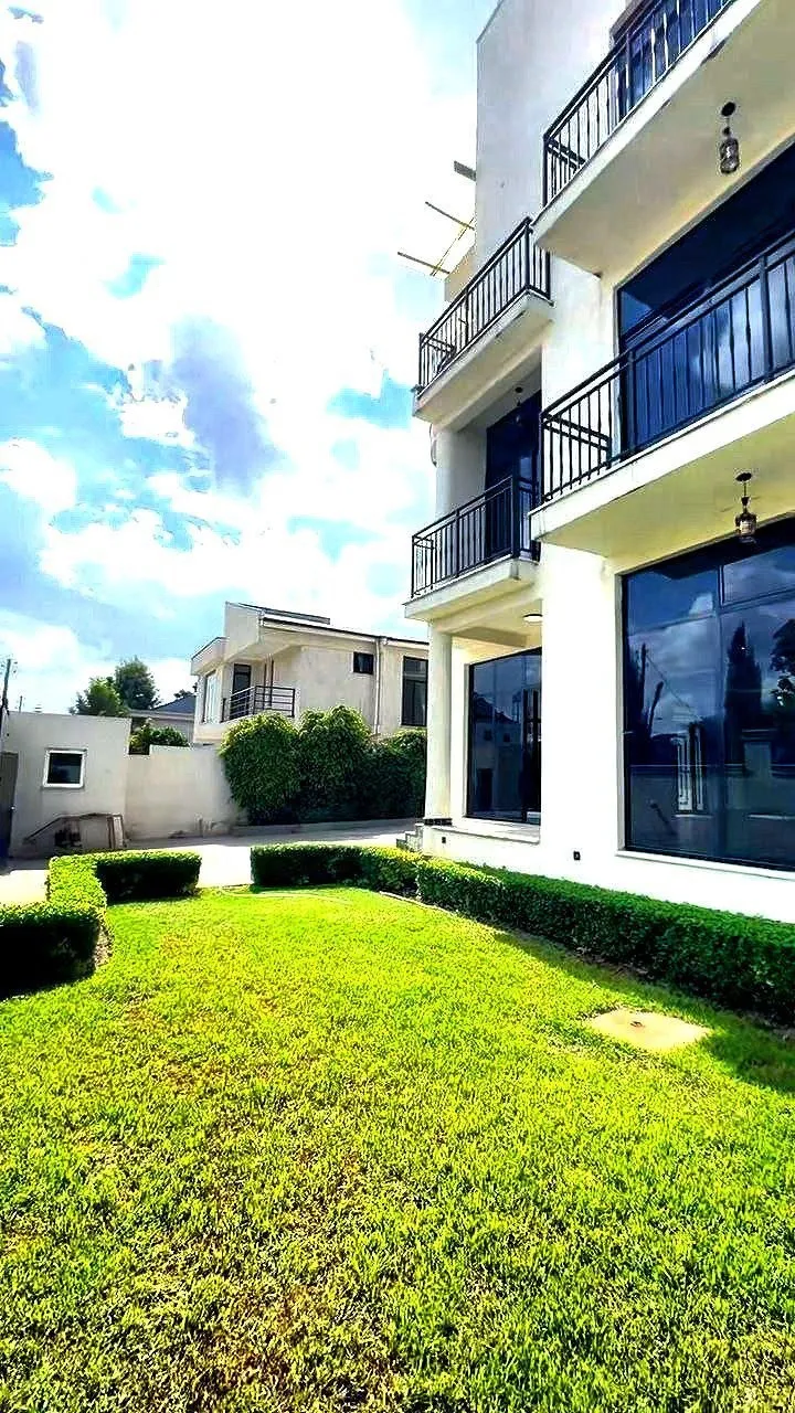 Modern 10 Bedroom House Ayat – photo 5