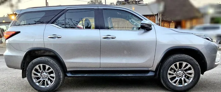 Toyota Fortuner 2023 Diesel Automatic – photo 3