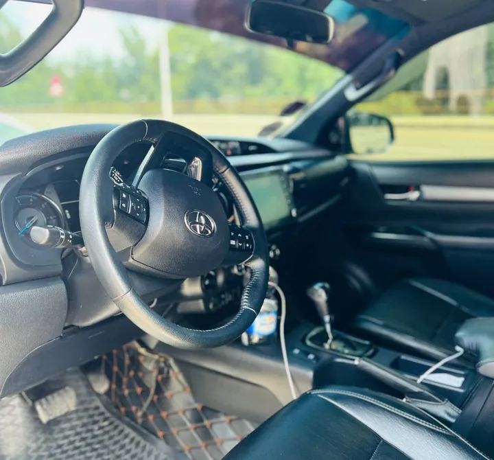 Toyota Hilux Invincible 2022 – photo 3