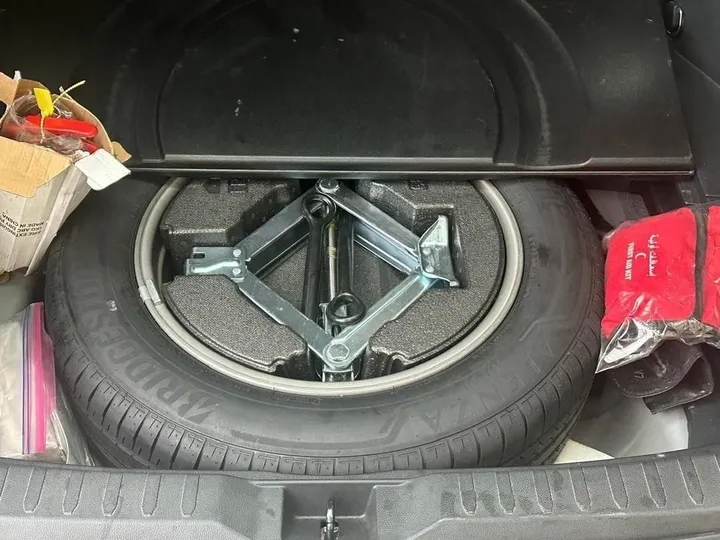 Toyota RAV4 2022 Silver Automatic – photo 7
