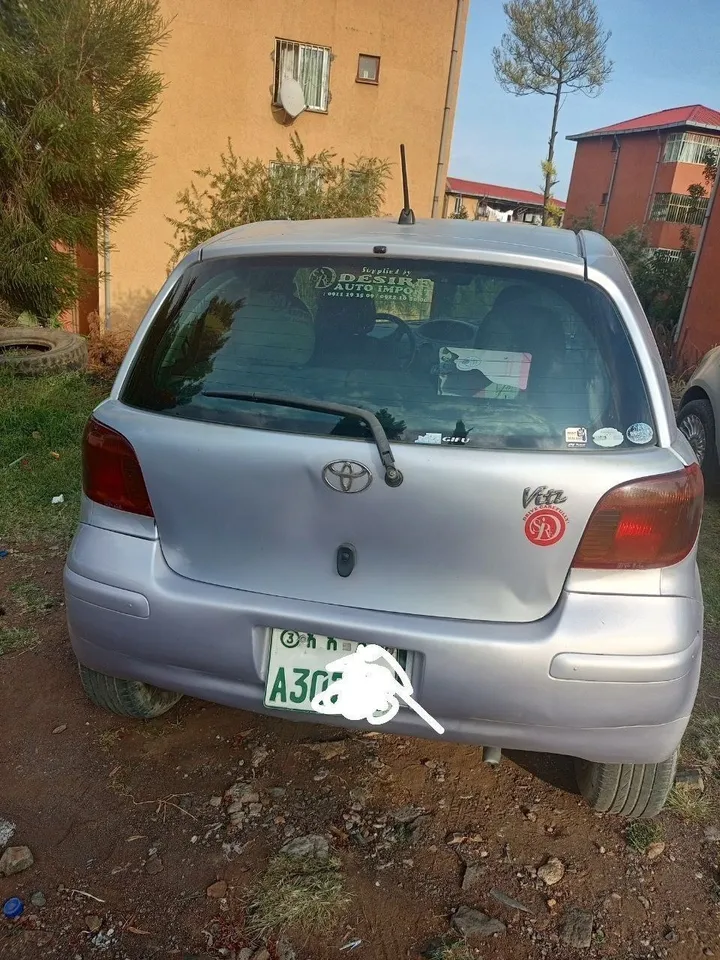 2004 Toyota Vitz Code 3 – photo 4