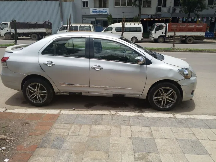 Toyota Yaris Belta 2009 – photo 5