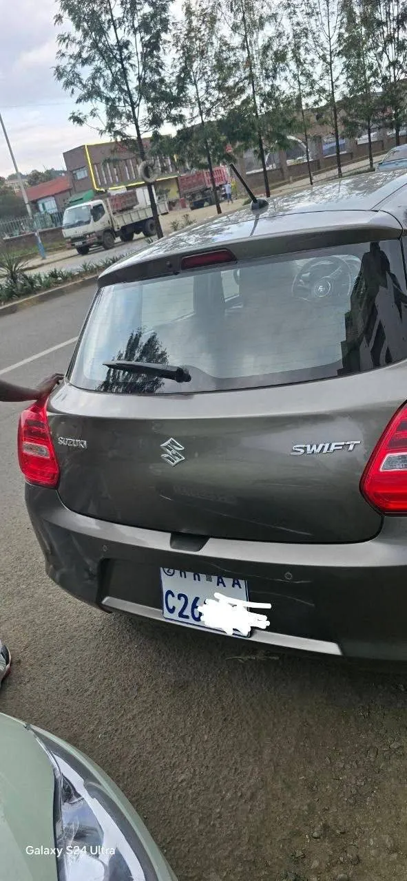 Suzuki Swift 2022 Automatic – photo 3