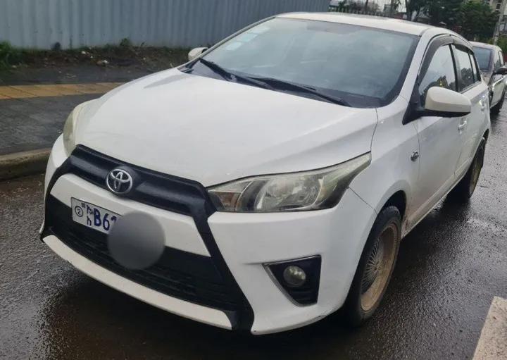 Toyota Yaris 2016 1.3L Automatic – photo 4