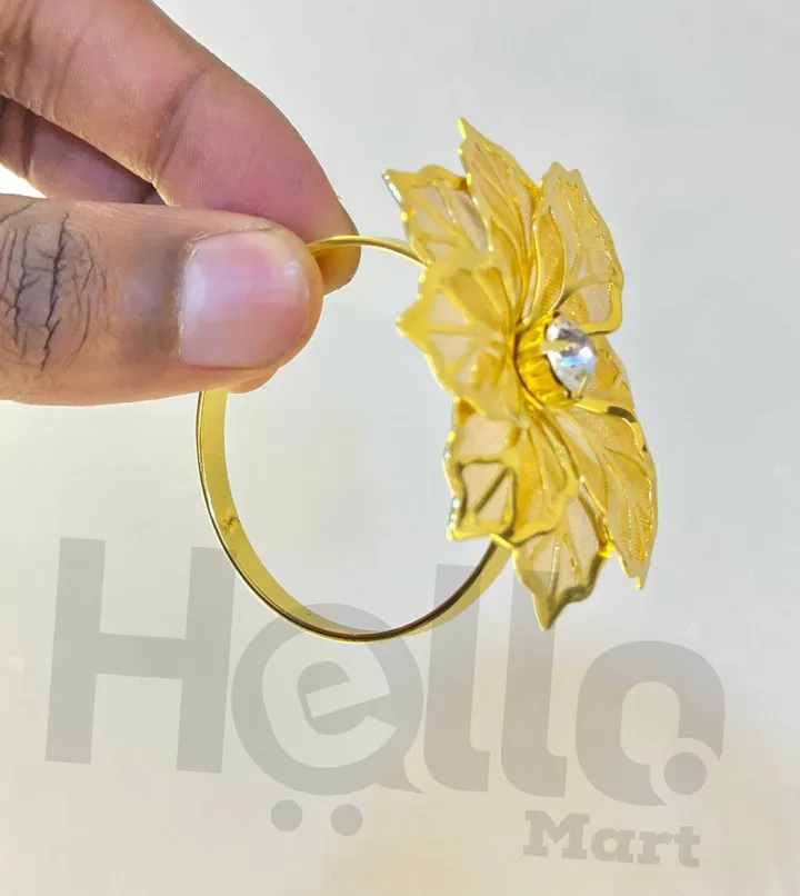 Gold Floral Napkin Ring Set – photo 3