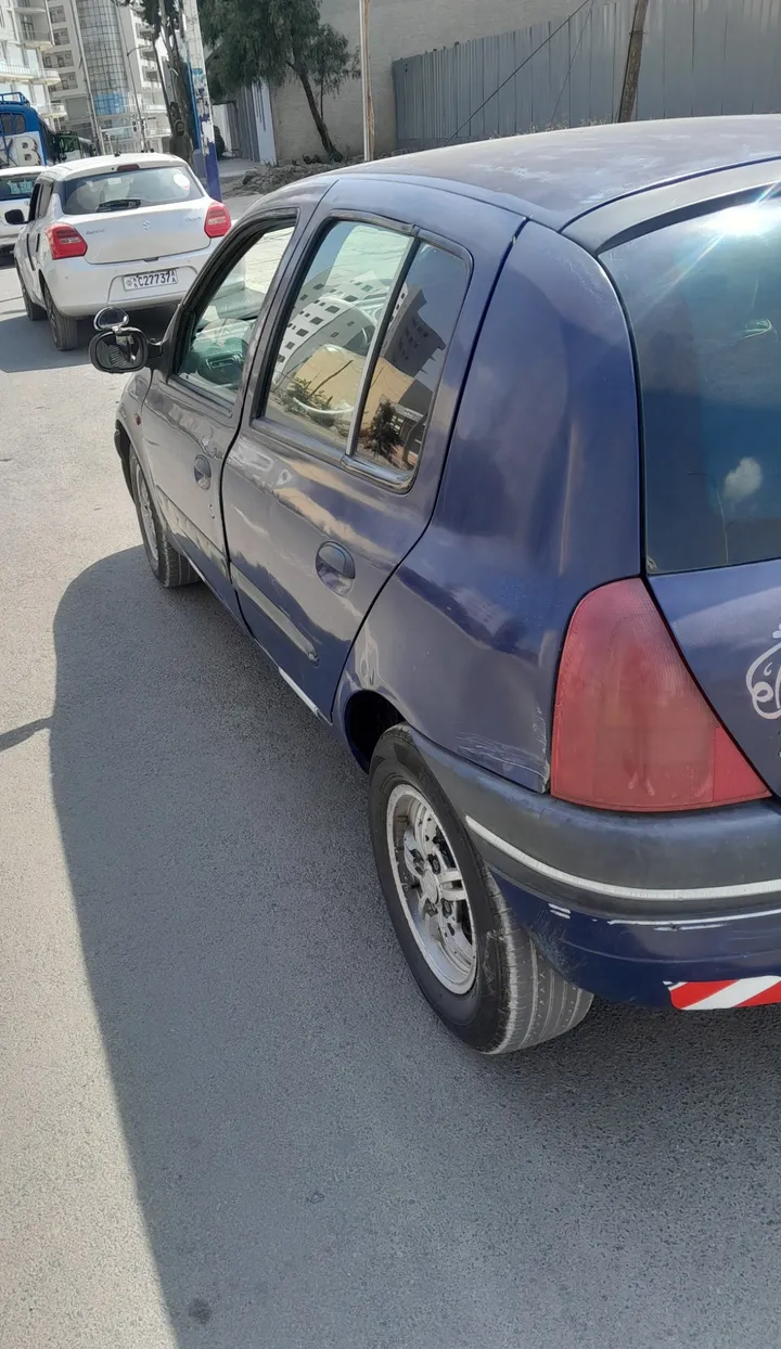 Renault Clio 2001 1.3L Manual – photo 4