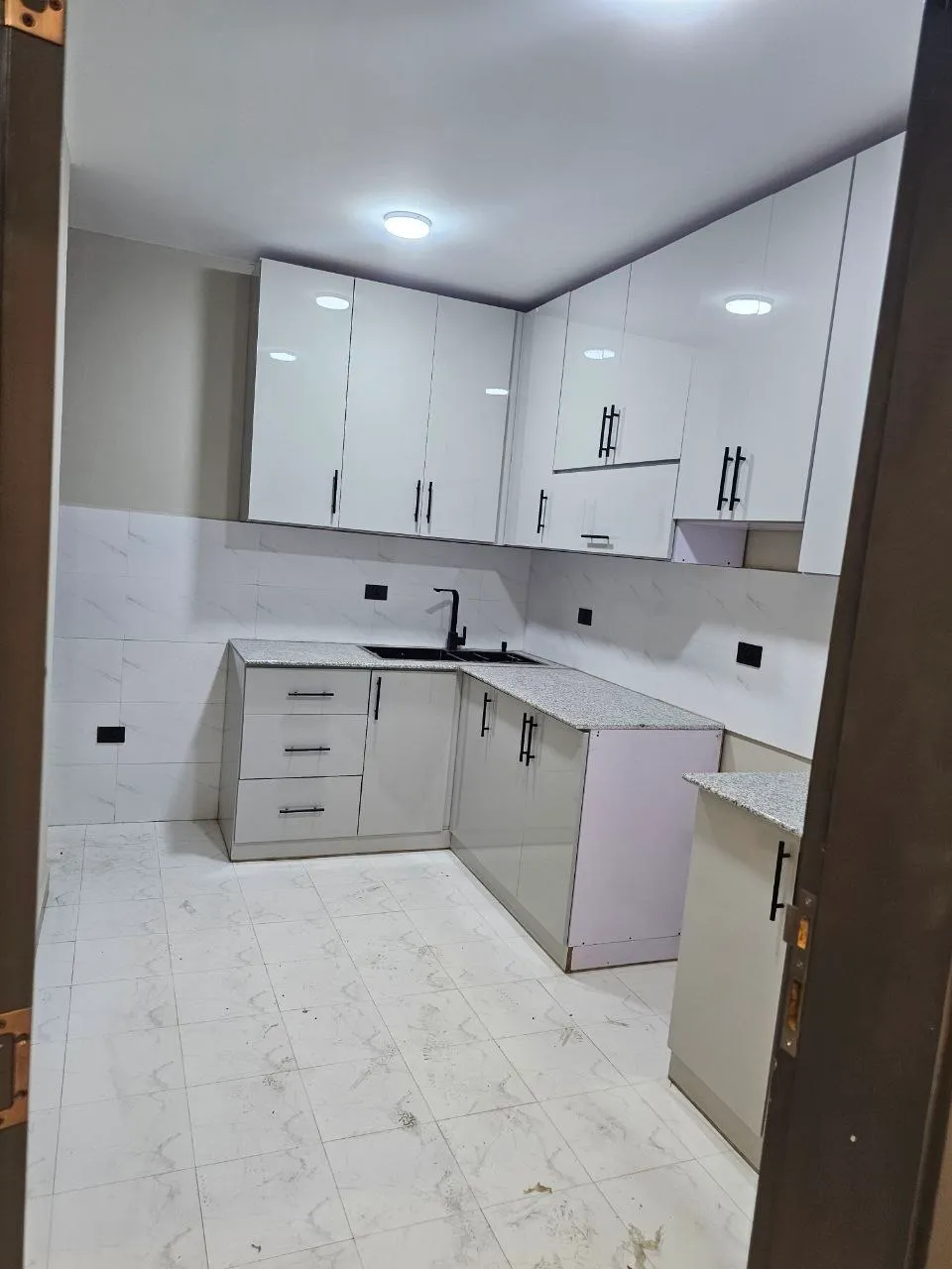 4 Bedroom Rental Apartment Summit – photo 3