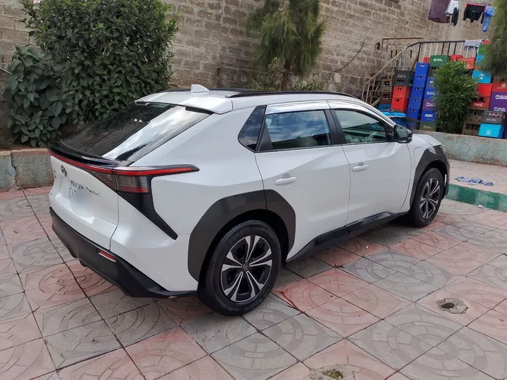Toyota BZ4X EV 2WD 2023 – photo 6
