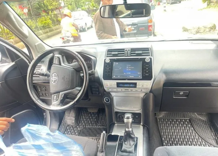 Toyota Prado Automatic SUV – photo 6